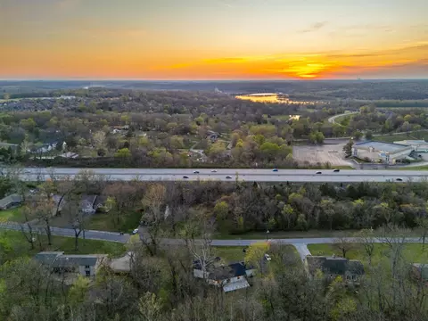 View/Area - 5554 S Woodcliffe Dr, Springfield, MO 65804 photo 4 of 4