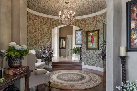 Entry Way - 3865 Eaglescliffe Dr, Springfield, MO 65809 photo 5 of 7