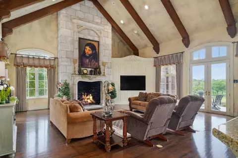 Living - 3865 Eaglescliffe Dr, Springfield, MO 65809 photo 1 of 3