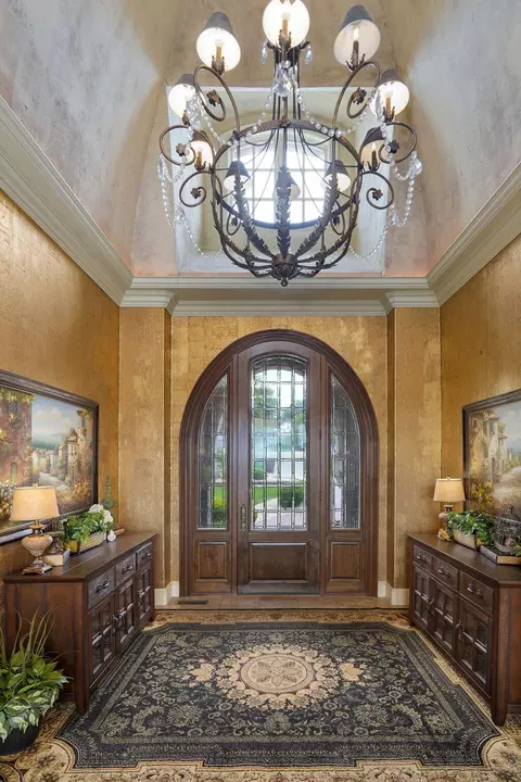 Entry Way - 3865 Eaglescliffe Dr, Springfield, MO 65809 photo 4 of 7