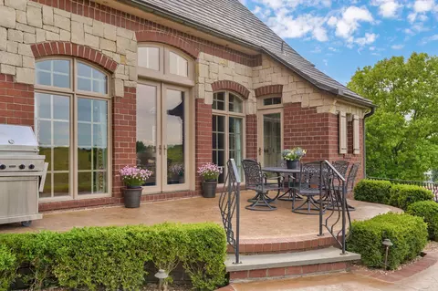 Exterior - 3865 Eaglescliffe Dr, Springfield, MO 65809 photo 7 of 14