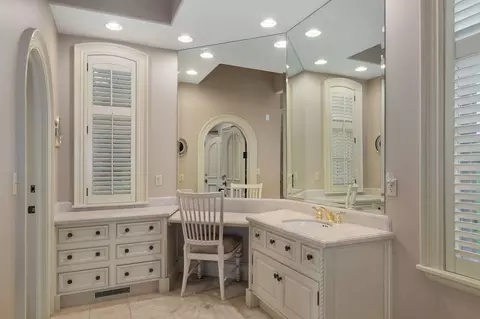 Bath - 3865 Eaglescliffe Dr, Springfield, MO 65809 photo 1 of 8