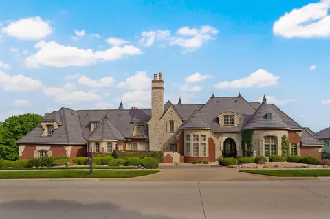 Exterior - 3865 Eaglescliffe Dr, Springfield, MO 65809 photo 2 of 14