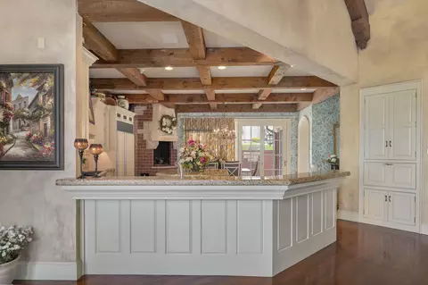Kitchen - 3865 Eaglescliffe Dr, Springfield, MO 65809 photo 2 of 5