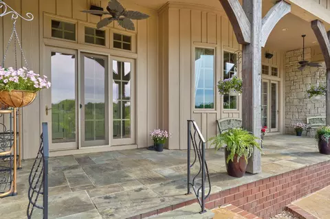Exterior - 3865 Eaglescliffe Dr, Springfield, MO 65809 photo 8 of 14