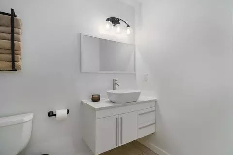 Bath - 3430 W Riverside St, Springfield, MO 65807 photo 1 of 4