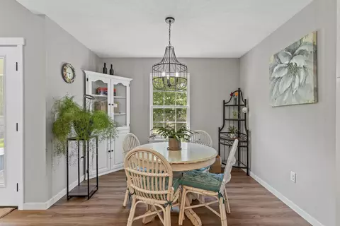 Dining - 1502 W Parkview St, Ozark, MO 65721 photo 1 of 2