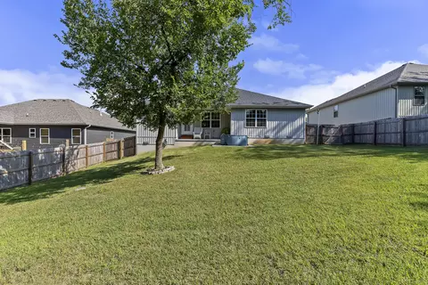 Exterior - 1502 W Parkview St, Ozark, MO 65721 photo 5 of 8