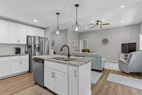 Kitchen - 1502 W Parkview St, Ozark, MO 65721 photo 4 of 7
