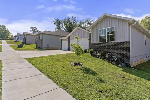 Exterior - 1502 W Parkview St, Ozark, MO 65721 photo 8 of 8