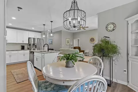 Dining - 1502 W Parkview St, Ozark, MO 65721 photo 2 of 2