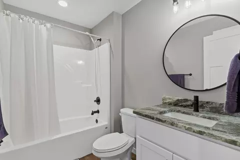 Bath - 1502 W Parkview St, Ozark, MO 65721 photo 3 of 3