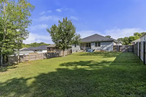 Exterior - 1502 W Parkview St, Ozark, MO 65721 photo 3 of 8