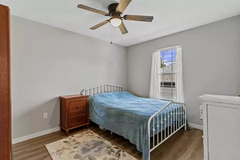 Bedroom - 1502 W Parkview St, Ozark, MO 65721 photo 3 of 4
