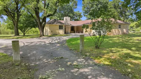 Exterior - 3001 N Weaver Rd, Ozark, MO 65721 photo 11 of 14