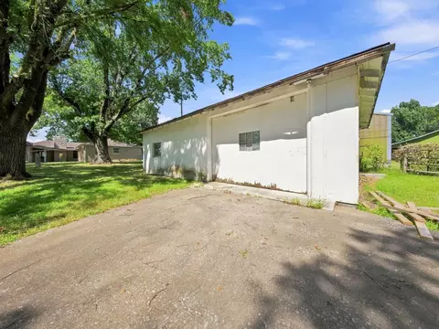 Exterior - 3001 N Weaver Rd, Ozark, MO 65721 photo 8 of 14