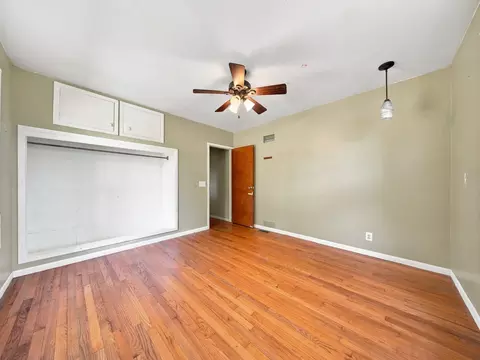 Bedroom - 3001 N Weaver Rd, Ozark, MO 65721 photo 2 of 2