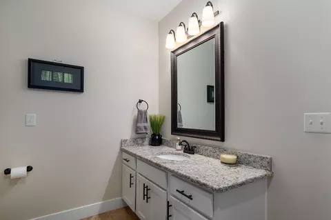 Bath - 2741 W Fishhook Ave, Ozark, MO 65721 photo 3 of 4