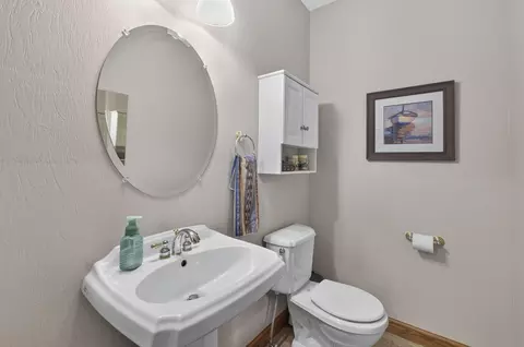 Bath - 711 E Stone Ridge Dr, Ozark, MO 65721 photo 5 of 5