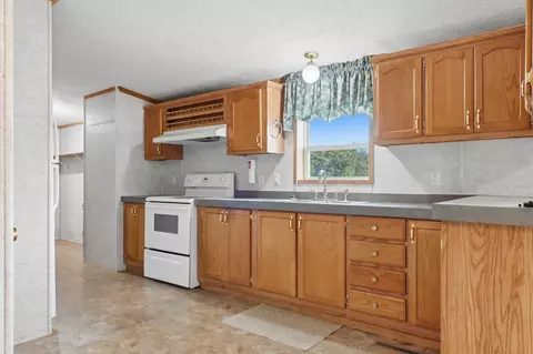 Kitchen - 13449 State Highway J, Conway, MO 65632 photo 2 of 3