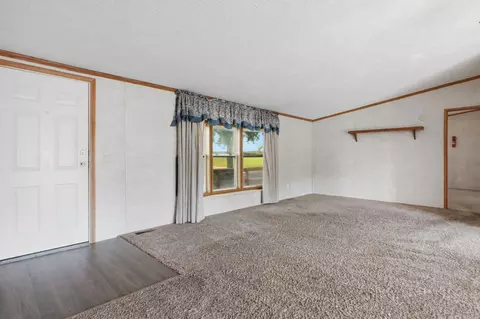 Living - 13449 State Highway J, Conway, MO 65632 photo 2 of 6