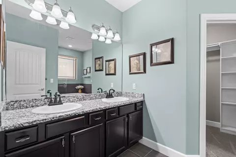 Bath - 479 Southview Dr, Branson, MO 65616 photo 3 of 6