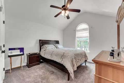 Bedroom - 2721 E Clearview Dr, Republic, MO 65738 photo 3 of 4