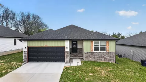 Exterior - 738 Swiss Rd, Marshfield, MO 65706 photo 2 of 8