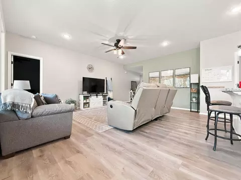 Living - 738 Swiss Rd, Marshfield, MO 65706 photo 1 of 2