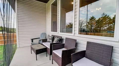 Exterior - 738 Swiss Rd, Marshfield, MO 65706 photo 5 of 8