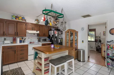 Kitchen - 6230 E Spring Circle Dr, Springfield, MO 65809 photo 2 of 3