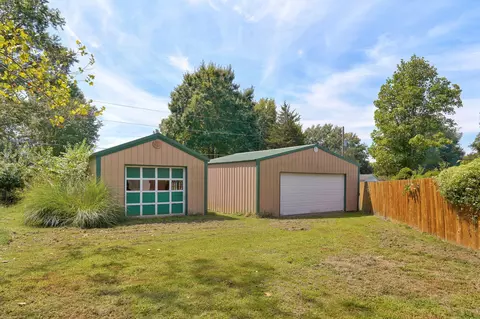 Exterior - 6230 E Spring Circle Dr, Springfield, MO 65809 photo 10 of 16