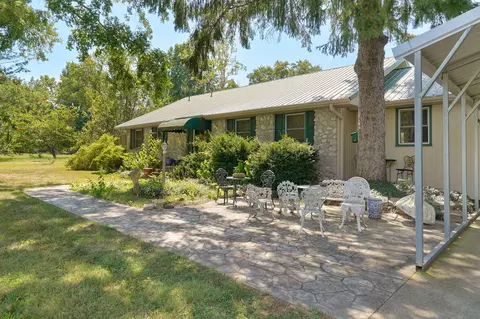 Exterior - 6230 E Spring Circle Dr, Springfield, MO 65809 photo 5 of 16