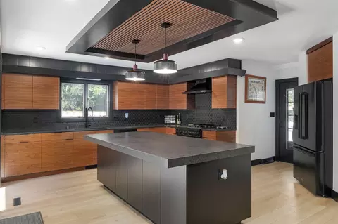 Kitchen - 2025 S Arlington Ter, Springfield, MO 65804 photo 5 of 6