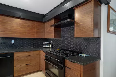 Kitchen - 2025 S Arlington Ter, Springfield, MO 65804 photo 4 of 6