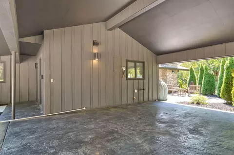Exterior - 2025 S Arlington Ter, Springfield, MO 65804 photo 5 of 13