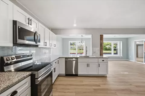 Kitchen - 1015 W Downing St, Springfield, MO 65807 photo 2 of 2