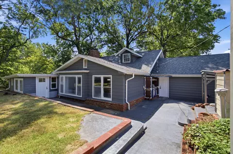 Exterior - 1015 W Downing St, Springfield, MO 65807 photo 11 of 12