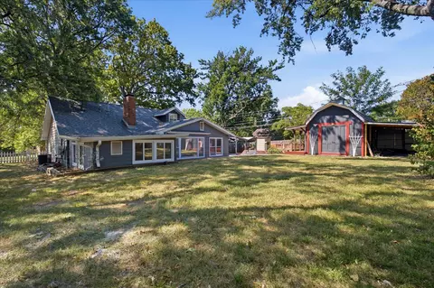 Exterior - 1015 W Downing St, Springfield, MO 65807 photo 10 of 12