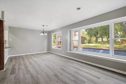 Living - 1015 W Downing St, Springfield, MO 65807 photo 3 of 11