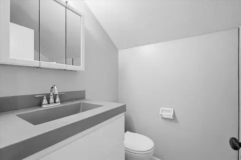 Bath - 1015 W Downing St, Springfield, MO 65807 photo 2 of 3