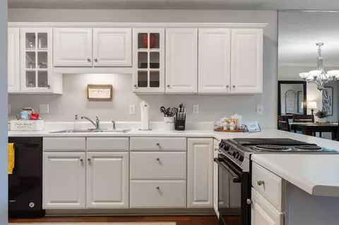 Kitchen - 161 Avondale Dr #1, Branson, MO 65616 photo 2 of 5