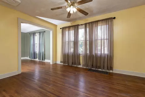 Living - 2424 N Broadway Ave, Springfield, MO 65803 photo 4 of 5