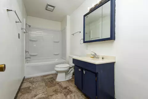 Bath - 2424 N Broadway Ave, Springfield, MO 65803 photo 1 of 1