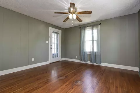 Living - 2424 N Broadway Ave, Springfield, MO 65803 photo 2 of 5