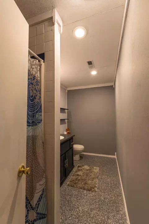 Bath - 403 E Halsey St, Republic, MO 65738 photo 4 of 5
