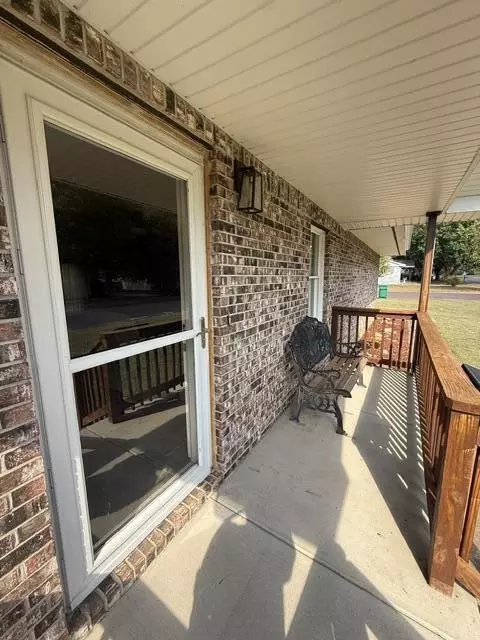 Exterior - 911 E 10th St, Mountain Grove, MO 65711 photo 3 of 4