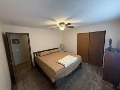 Bedroom - 911 E 10th St, Mountain Grove, MO 65711 photo 5 of 6