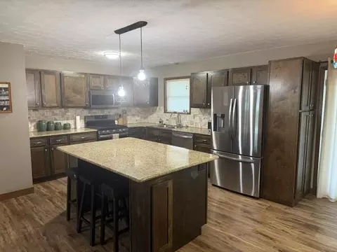 Kitchen - 911 E 10th St, Mountain Grove, MO 65711 photo 2 of 3