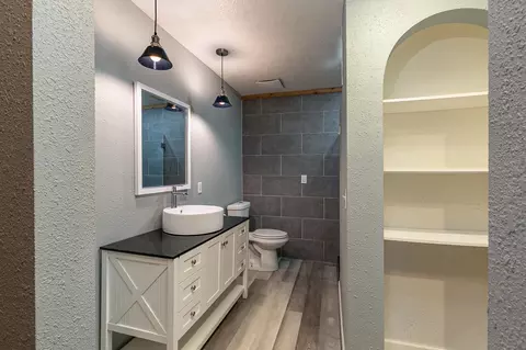 Bath - 762 W Juniper Ln, Nixa, MO 65714 photo 1 of 3
